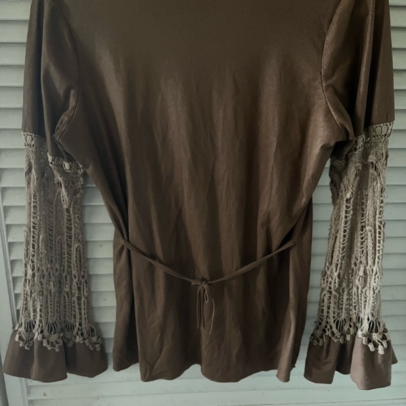 Laurie & Joe crocheted top - Picture 2 of 4